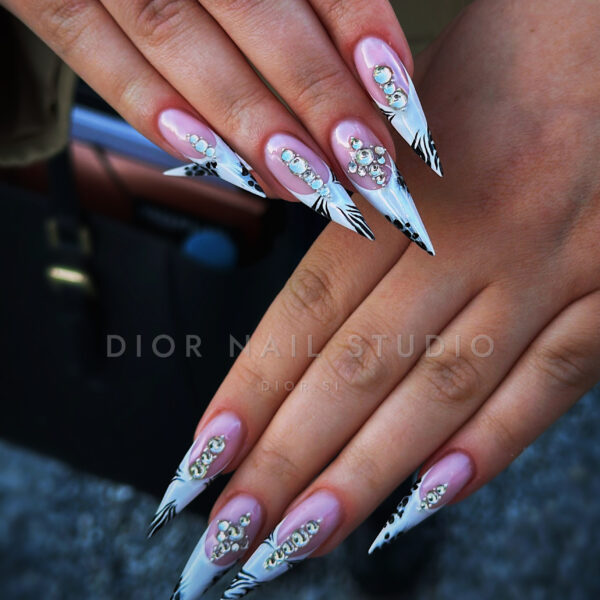 Nohti iz studia Dior Nail Studio
