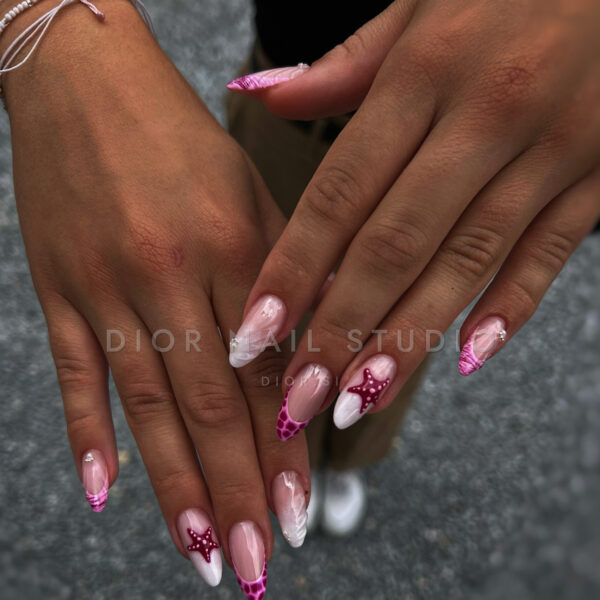 Nohti iz studia Dior Nail Studio