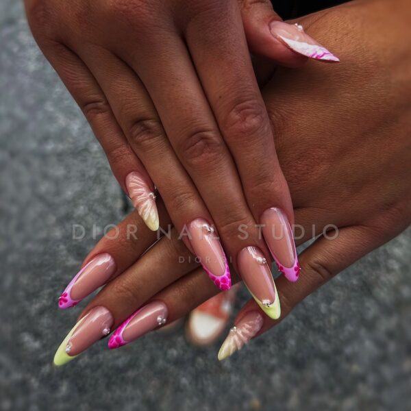 Nohti iz studia Dior Nail Studio