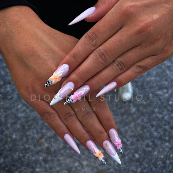 Nohti iz studia Dior Nail Studio