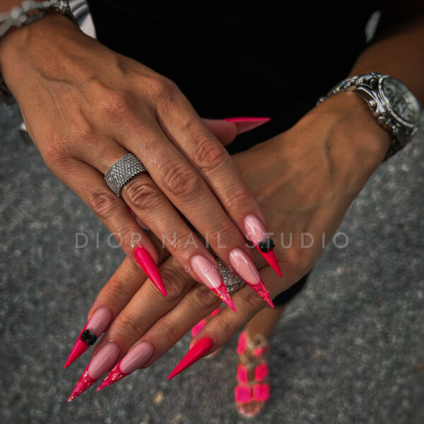 Nohti iz studia Dior Nail Studio