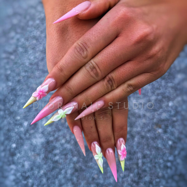 Nohti iz studia Dior Nail Studio