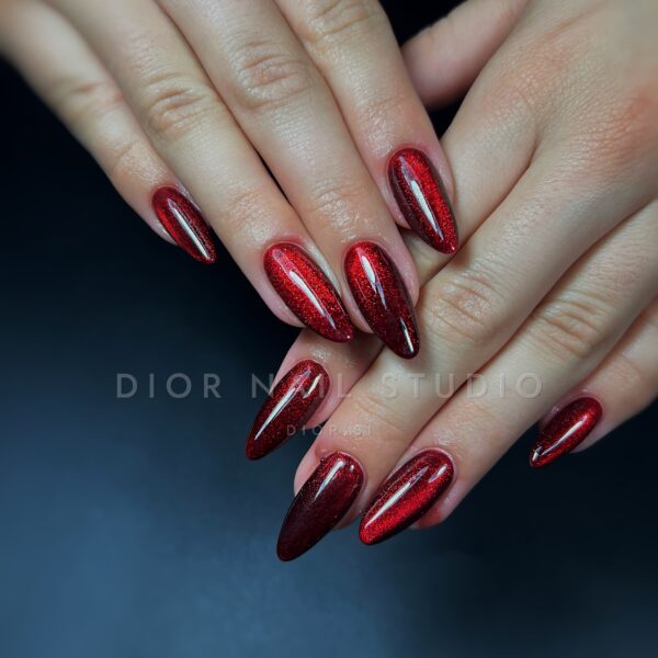 Nohti iz studia Dior Nail Studio