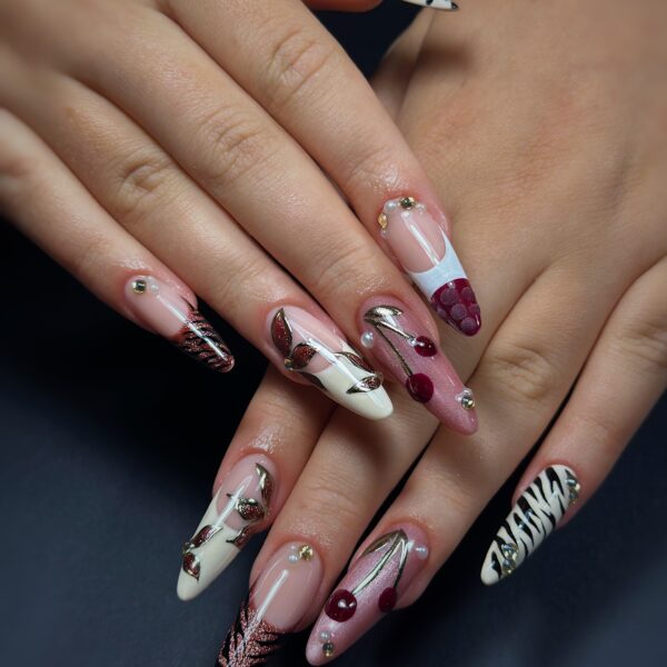 Nohti iz studia Dior Nail Studio