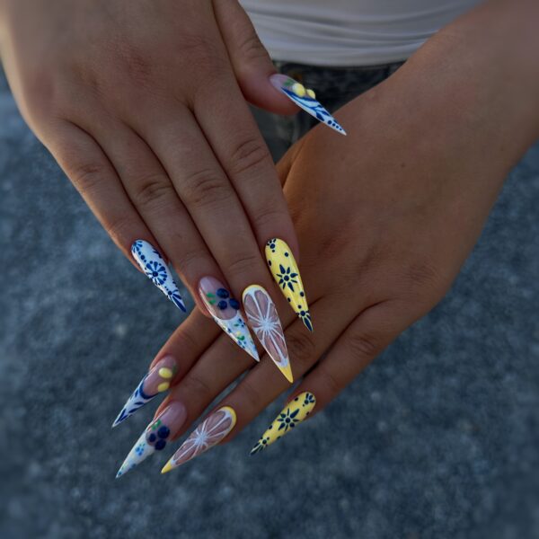 Nohti iz studia Dior Nail Studio