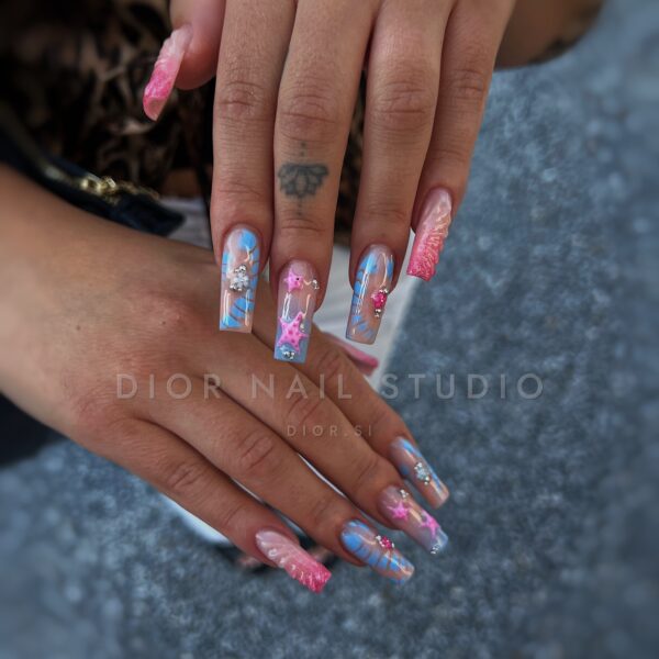 Nohti iz studia Dior Nail Studio