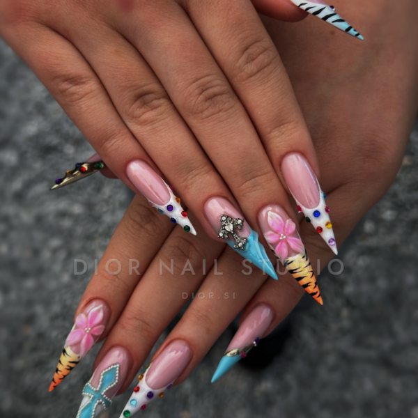 Nohti iz studia Dior Nail Studio