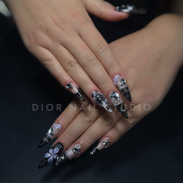 Nohti iz studia Dior Nail Studio
