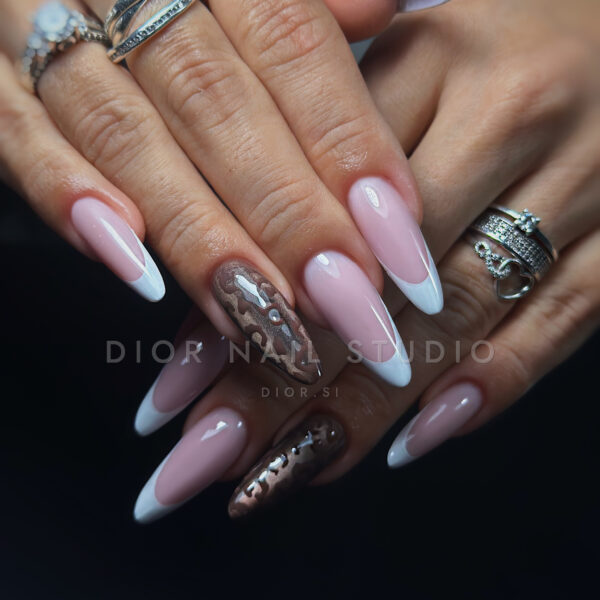 Nohti iz studia Dior Nail Studio