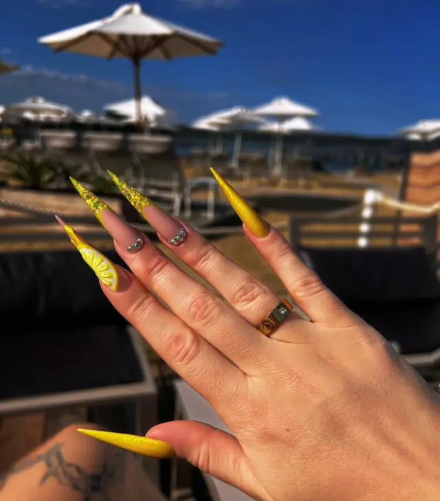 Lemon nails 🐠🍋
.
.
.
.
@ritzynails_slovenija 
.
.
.
.
.
.
.
.
.
.
#summernails #nailsnailsnails #longnails #stilettonails #nailsdesign #nailsofinstagram #nailsofinsta #nailstoinspire #nailsonfleek #nailsinspo #nohtiljubljana #ljubljana #gelnokti #podaljševanjenohtov