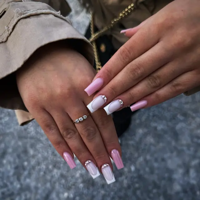 Popolna, nezna, pomladna kombinacija.
Milky gel by @ritzynails_slovenija 
.
.
.
.
.
.
.
.
.
.
.
.
.
.
#milkywhitenails #nailstagram #nails #nailsart #nailsofinstagram