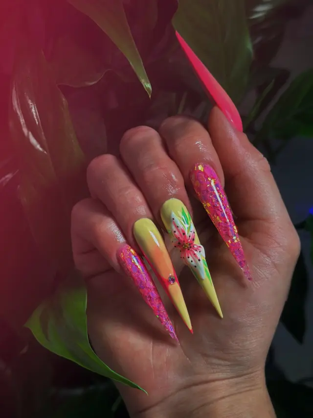 Pomlad je tukaj 💐🌸🌷
.
.
.
.
Material:
•gel lak: 388,477, 415, 484
@ritzynails_slovenija 
.
.
.
.
.
.
#nailstyle #nailsofinstagram #nails #nailsoftheday